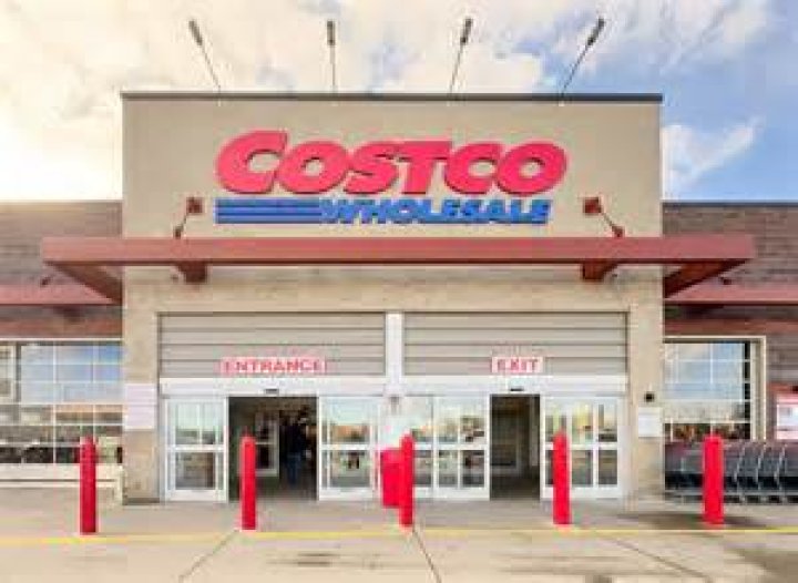 A Costco storefront from the parking lot