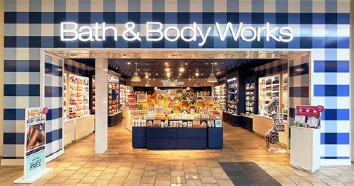 Bath & Body Works store, Dearborn MI 2022