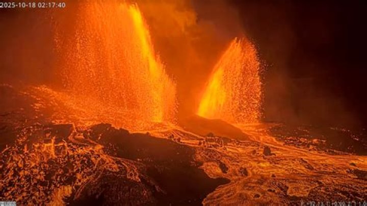 Erupting Mount Kilauea Volcano Has Tourists Rushing to Hawaii